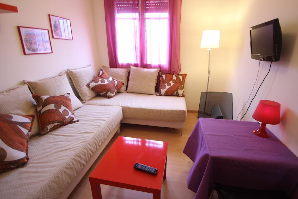 Stopbarcelona Universidad Apartments Room photo